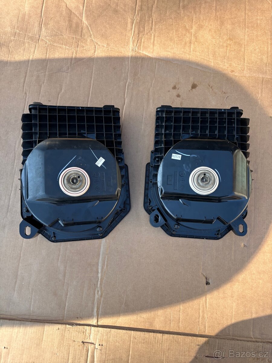 BMW E90 subwoofery pod sedačky L+P originál - 2