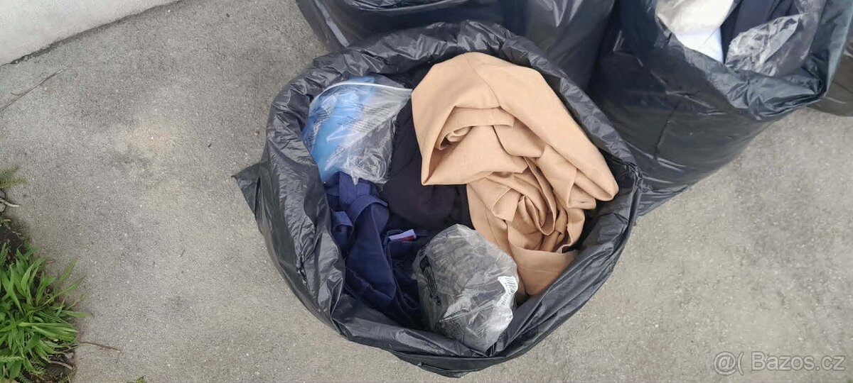 Mix pytlů oblečeni - 2