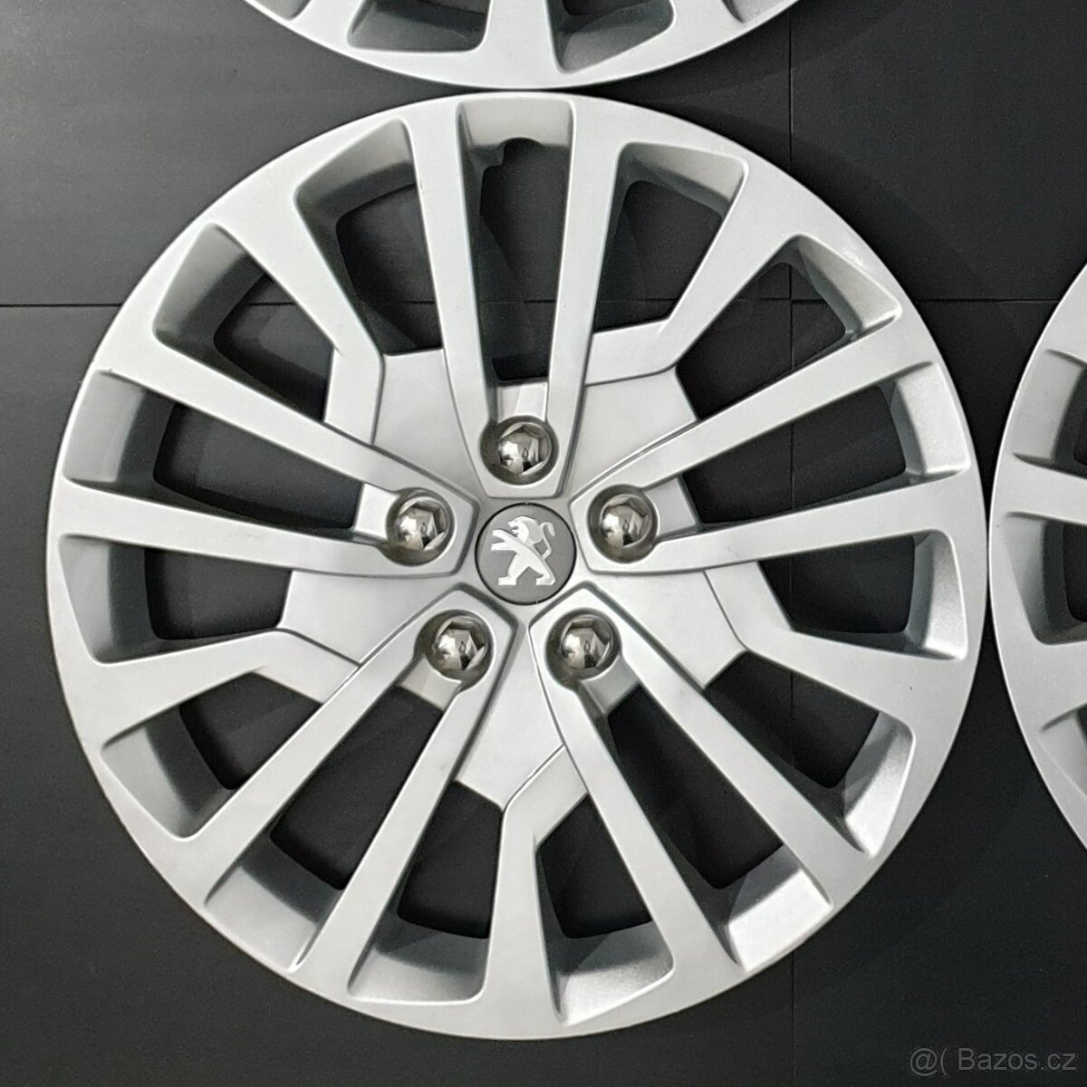Poklice Peugeot 17" ORIGINÁLNÍ č. A15 - 2