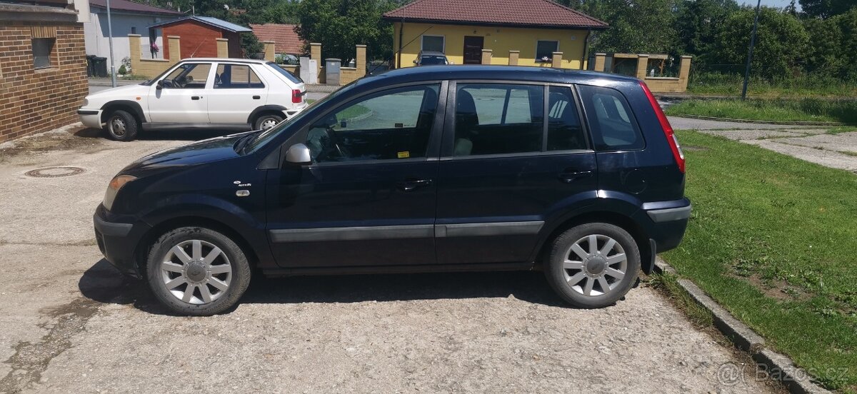 Ford Fusion - 2