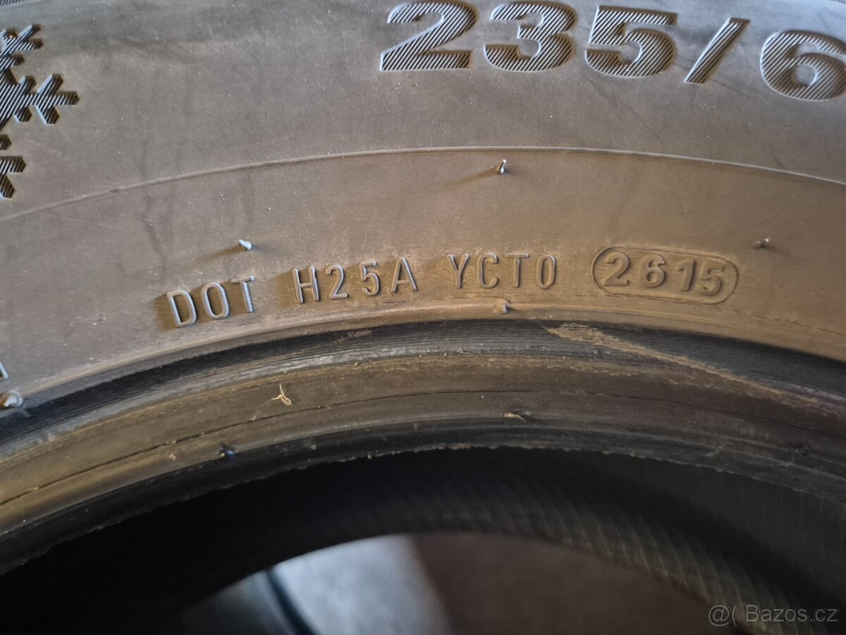 Zimni Pneu 235/65/17 - 2