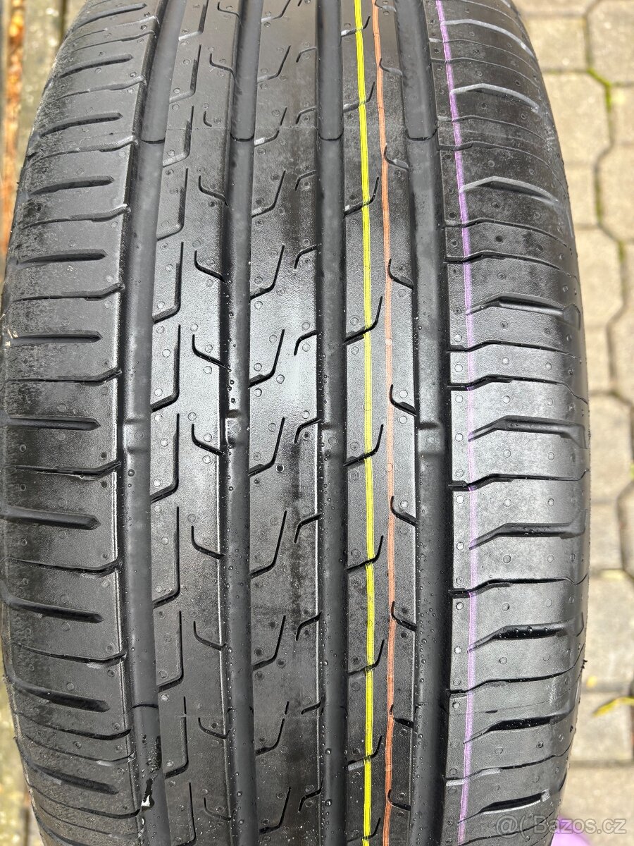 Continental 215/60 R16 - 2