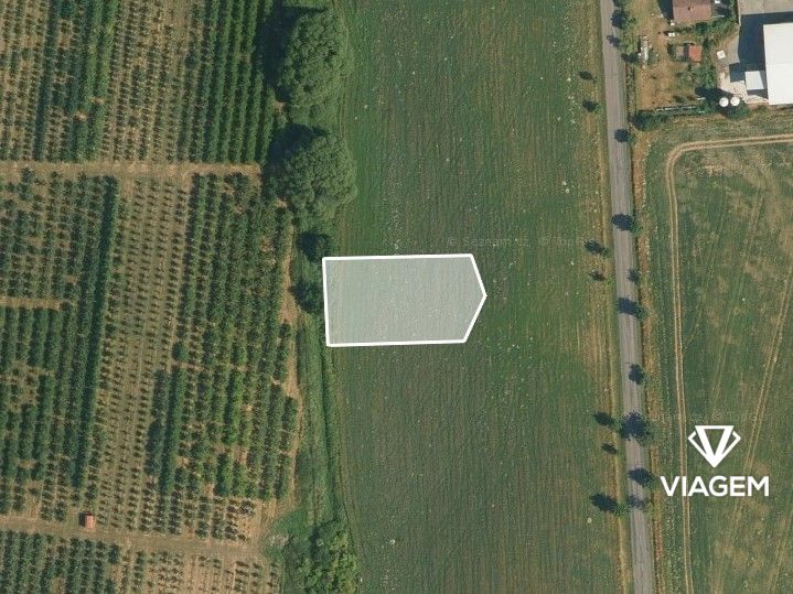 Pole 1 224 m² - 2