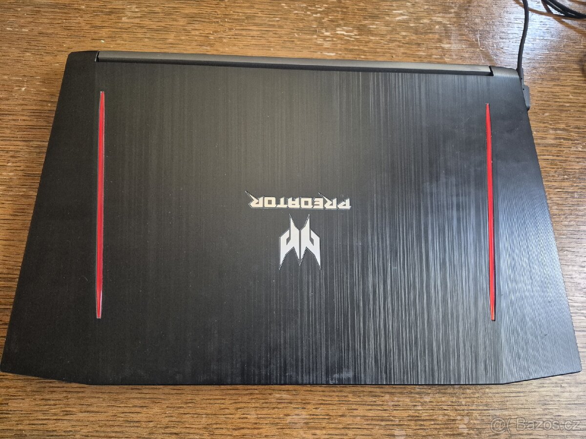 Acer Predator Helios 300 – i7, 16GB RAM + originální batoh - 2