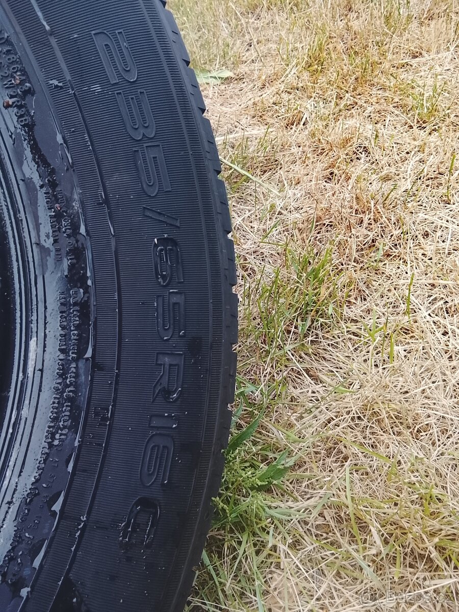 Letní pneu Nexen 235/65/16c - 2