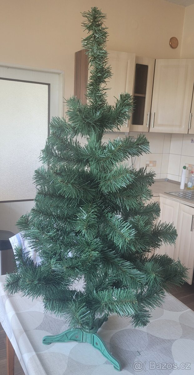 Umělý vánoční stromek 110 cm se stojanem - 2
