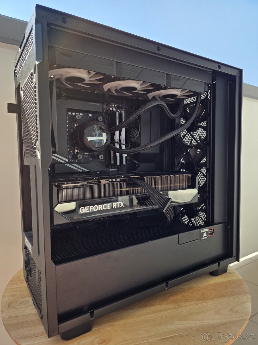 HERNÍ PC- R7 9800X3D/ RTX 5080 AORUS - 2