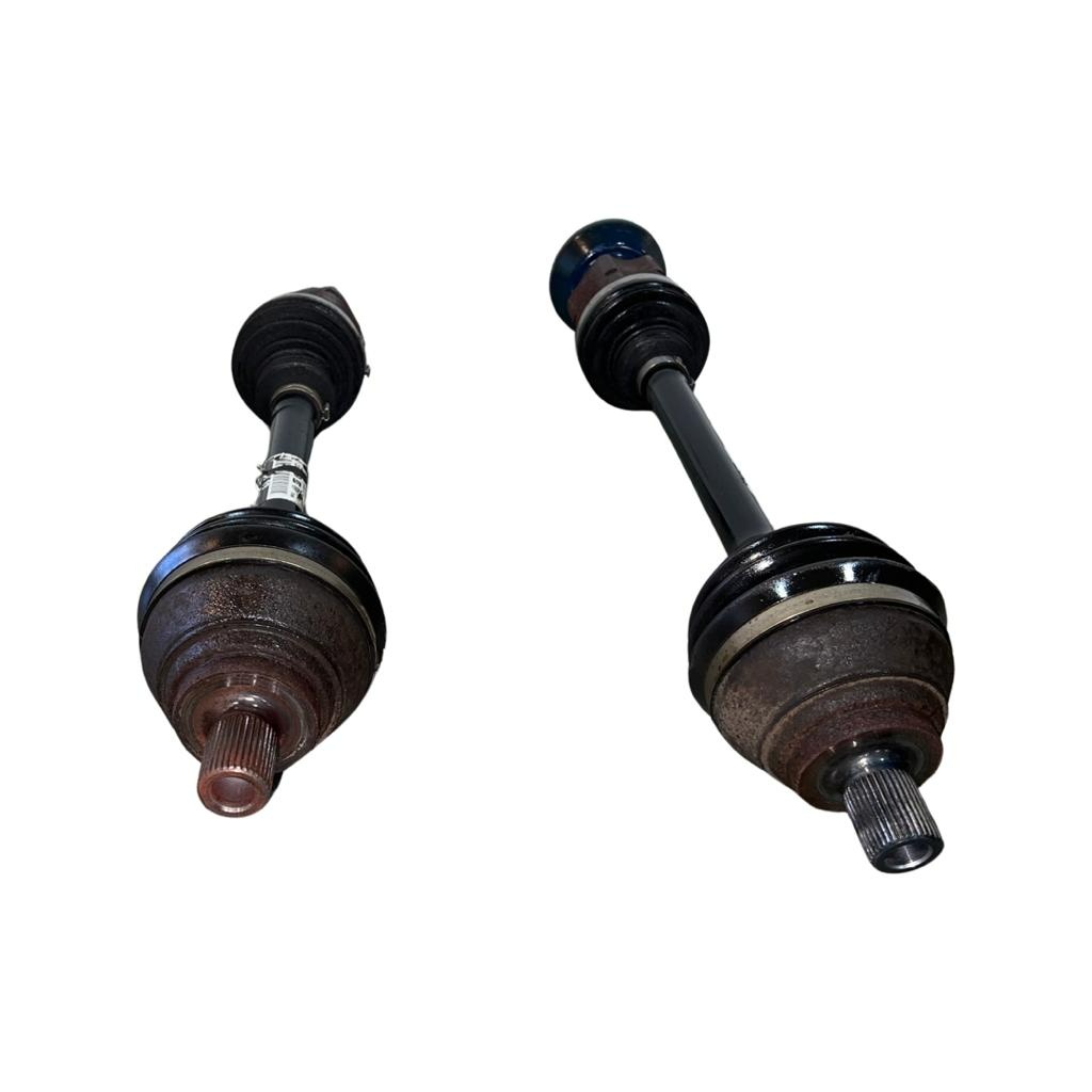Levá poloosa + Pravá poloosa 5N0407763F 5N040776D - 2