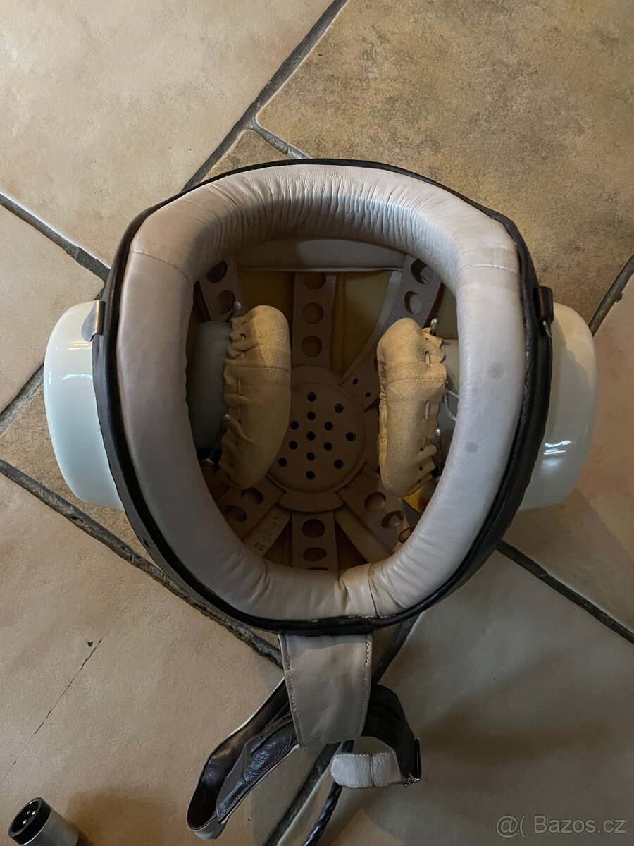 Protihluková helma - 2