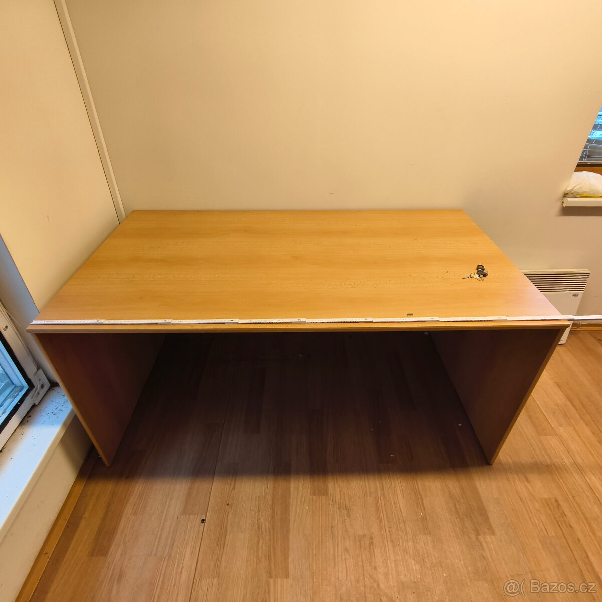 pracovní stůl - 2