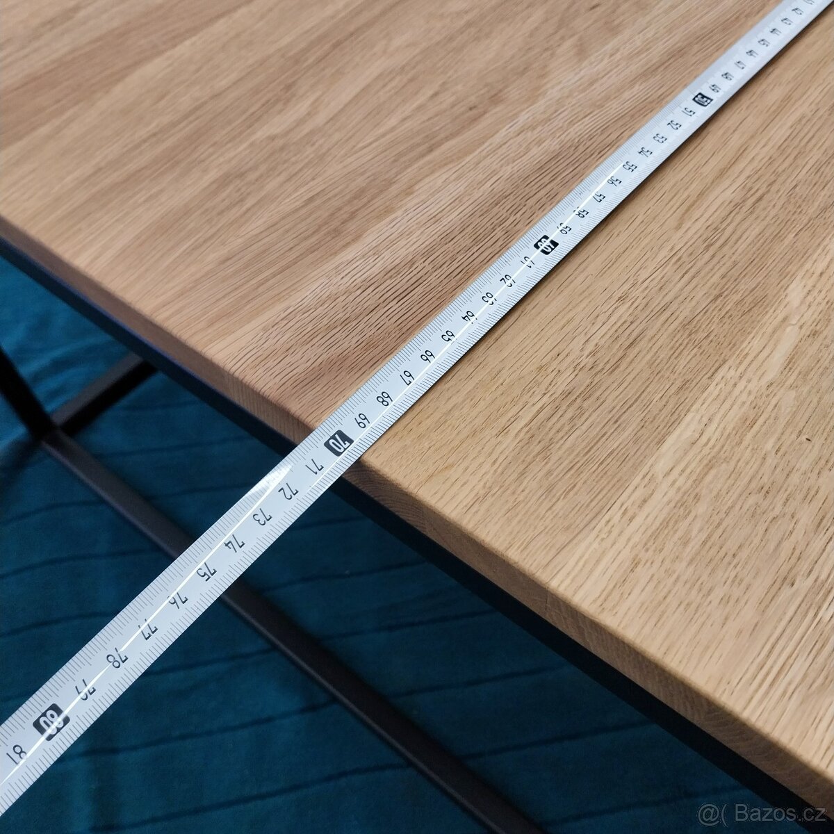 Konferenční stolek 70x70cm, dub masiv - 2