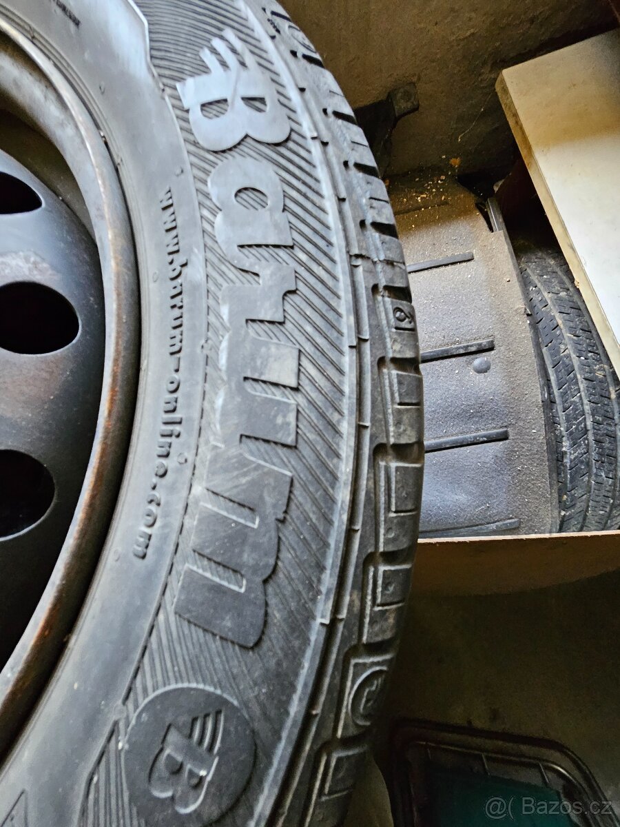 Zimní pneumatiky 175-165/65 R14 +R13 plechové disky - 2