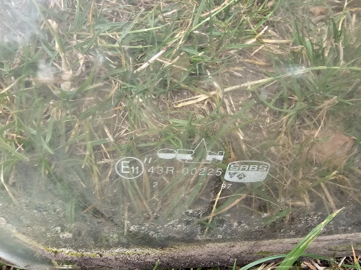 Subaru Libero celni sklo - 2