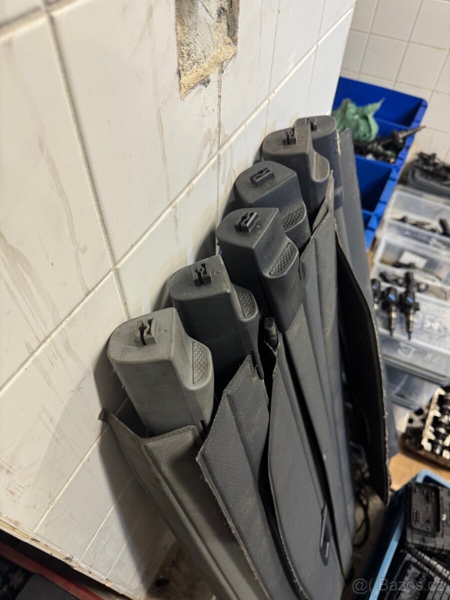 Škoda Octavia 1 combi, roleta kufru - 2