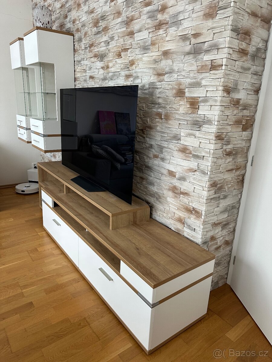 Televizní stěna - 2