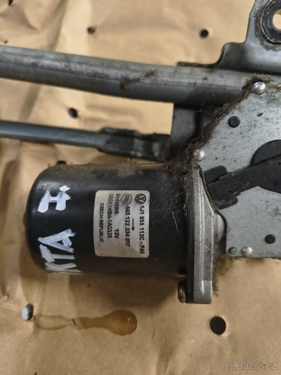 ŠKODA OCTAVIA I. - STĚRAČE - 2