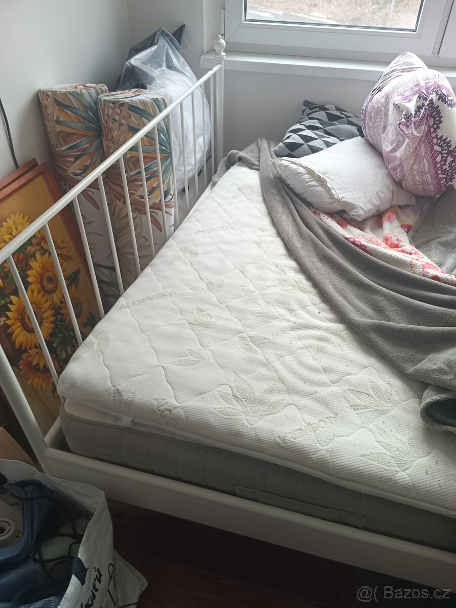 Bílá železná postel s matrací - 2