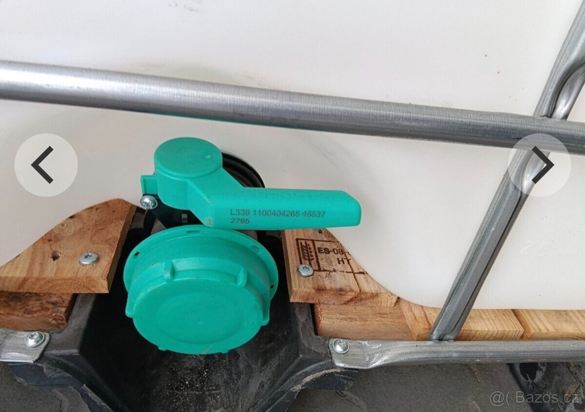 Prodám IBC kontejner na vodu - 2