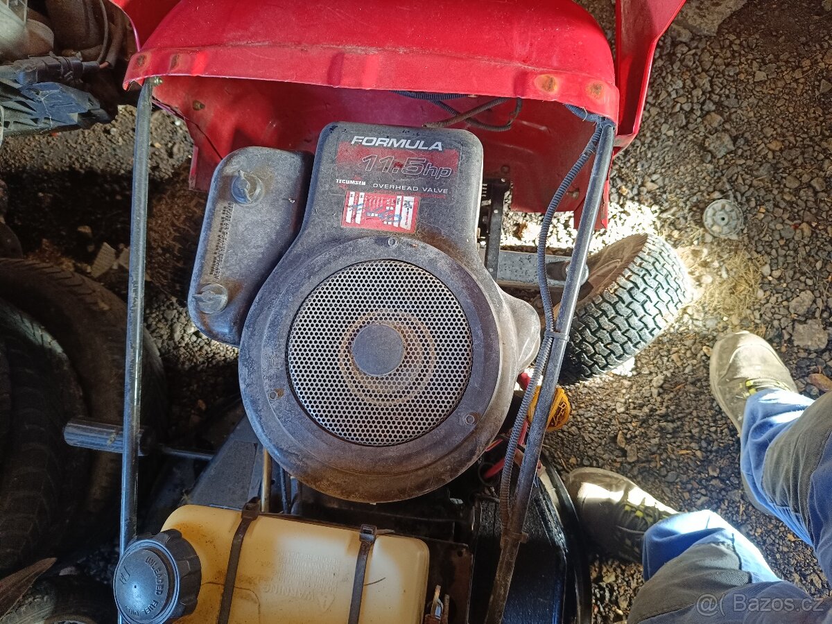 Prodám zahradní traktor MTD - 2