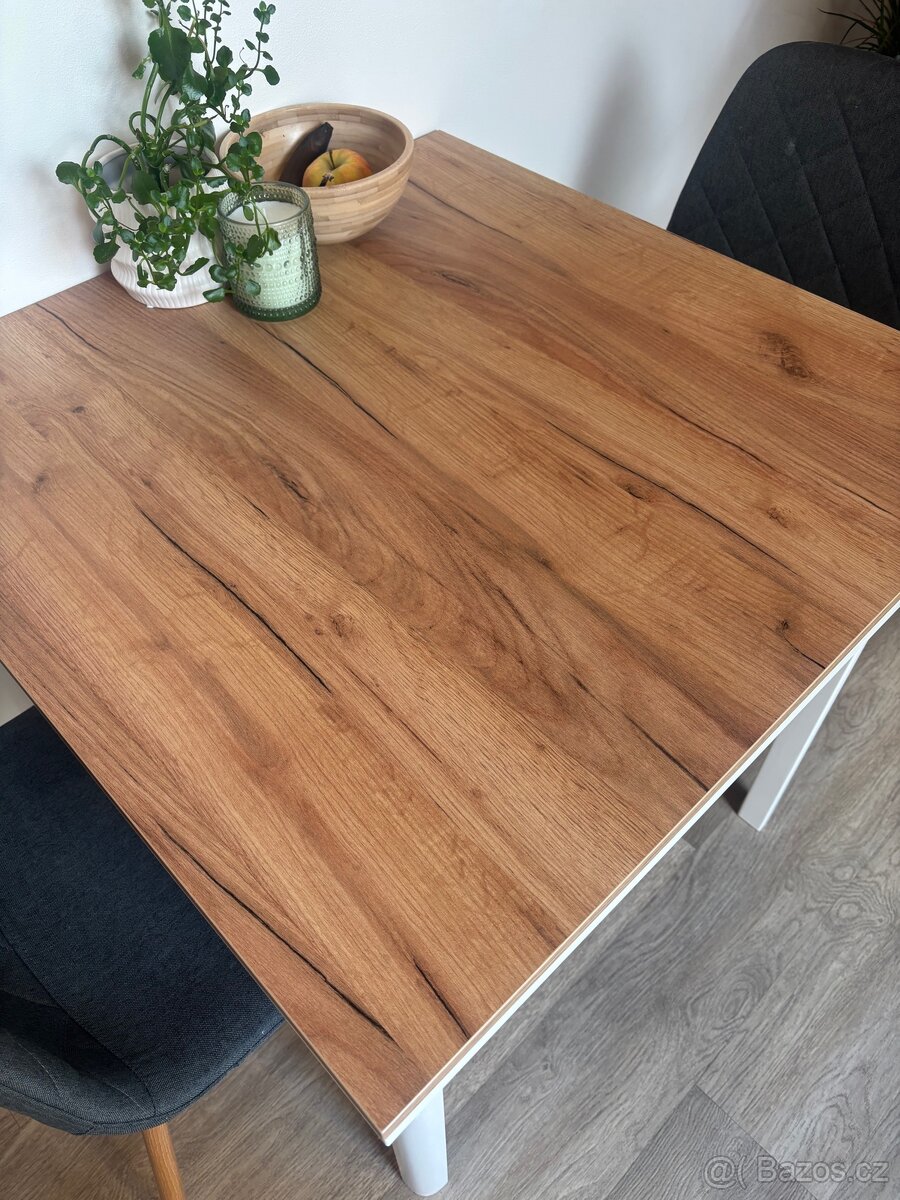 Jídelní stůl - 2