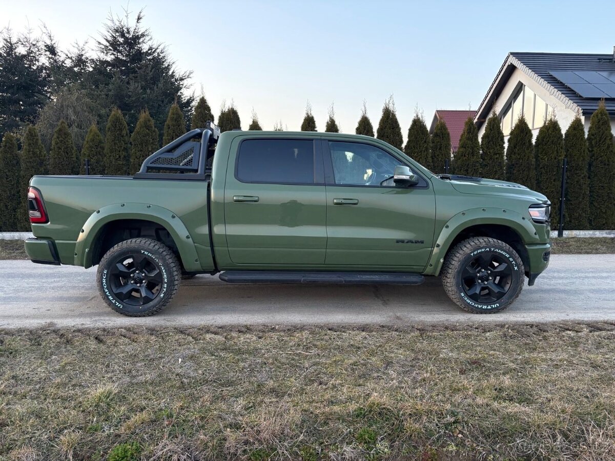 Dodge Ram 1500 motor 5.7 HEMI rok 2022 - 2
