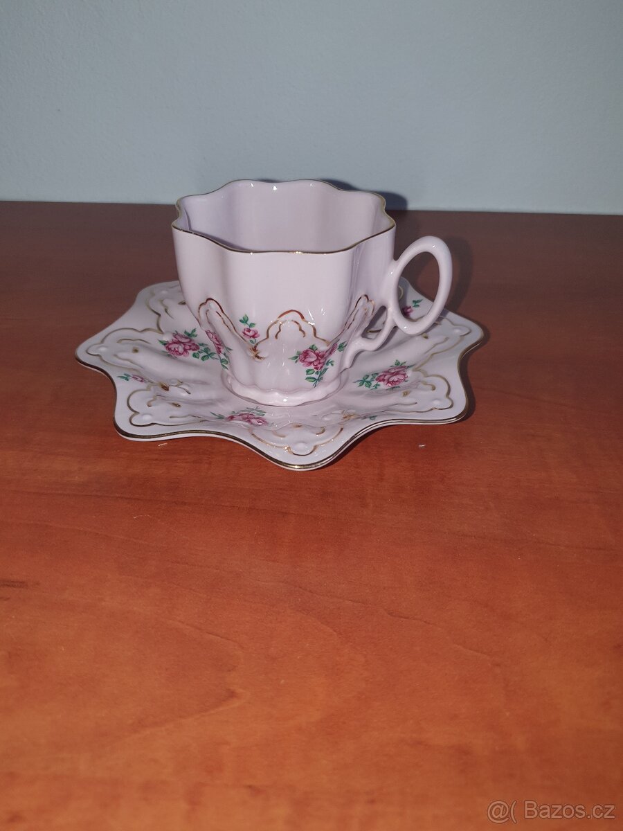 Růžový porcelán-hrnek s podšálkem - 2