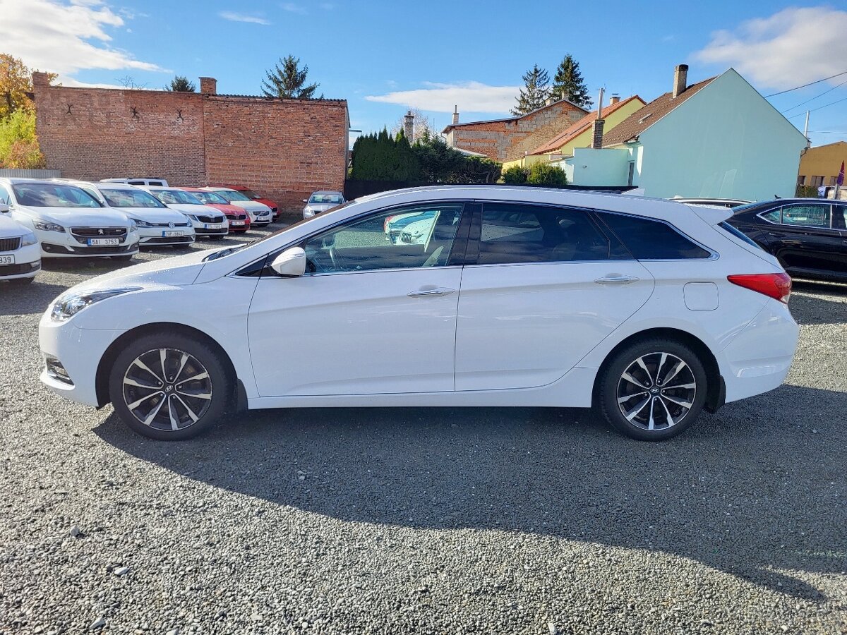 HYUNDAI i40 Wagon 1.7 CRDi 16V 104kW EXPERIENCE SUCCESS - ČR - 2