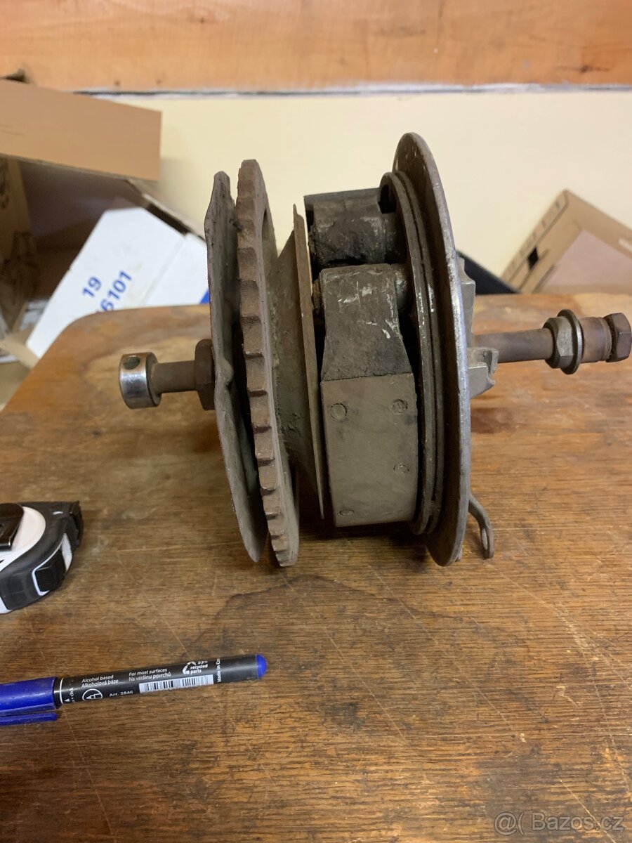 Jawa brzdový štít s paknami,rozeta,talíř rozety ašroub kola - 2