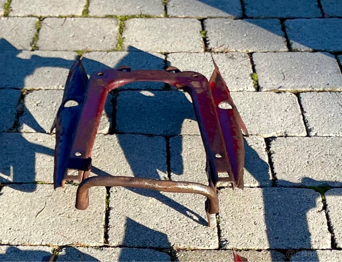 Jawa ČZ 125 175 kývačka - podsedlový rámeček - 2