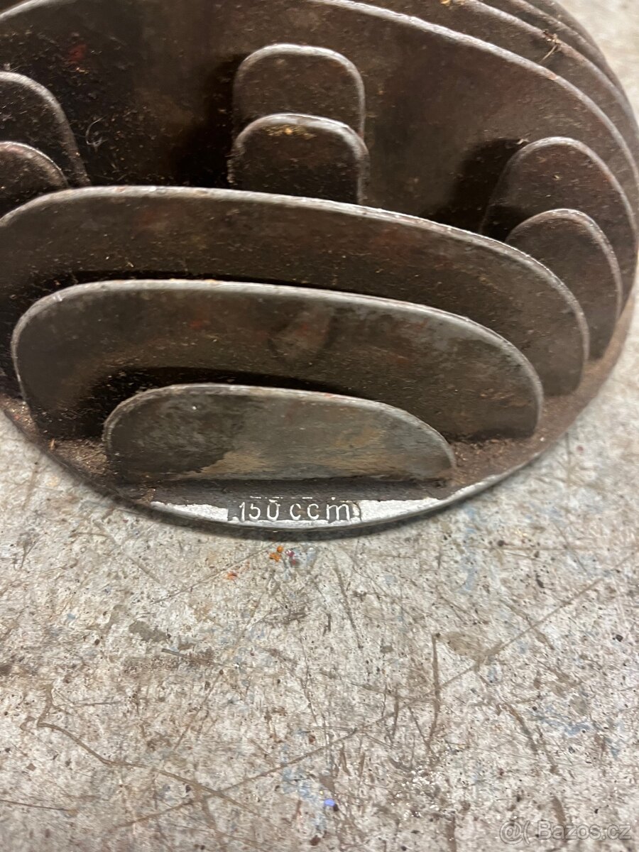 Hlava Válce asi ČZ 150C - 2