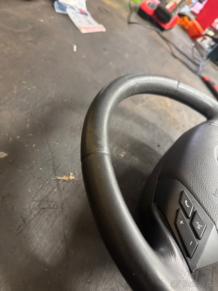 BMW E60 volant s airbagem - 2