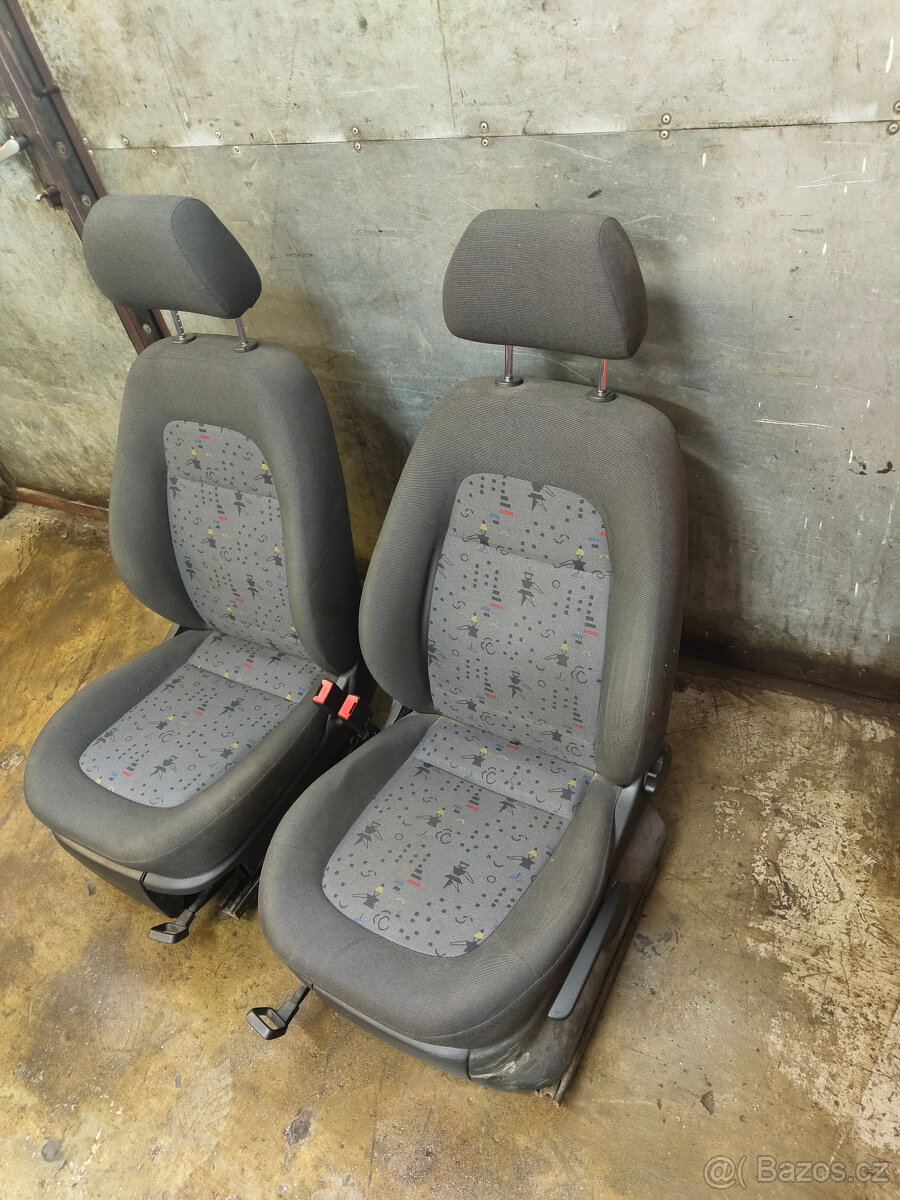Přední sedačky Fabia - šedé - 2