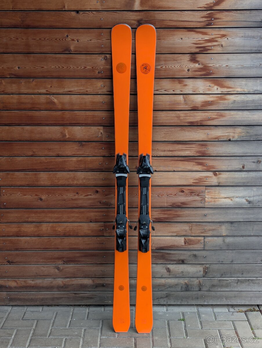 Prémiové švýcarské lyže AK ORANGE POP, 179cm, 2023 - 2