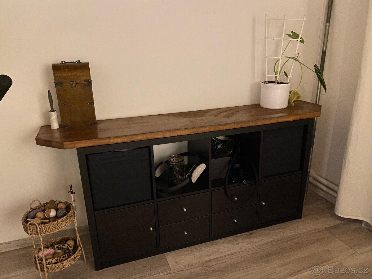 IKEA KALLAX s deskou - 2