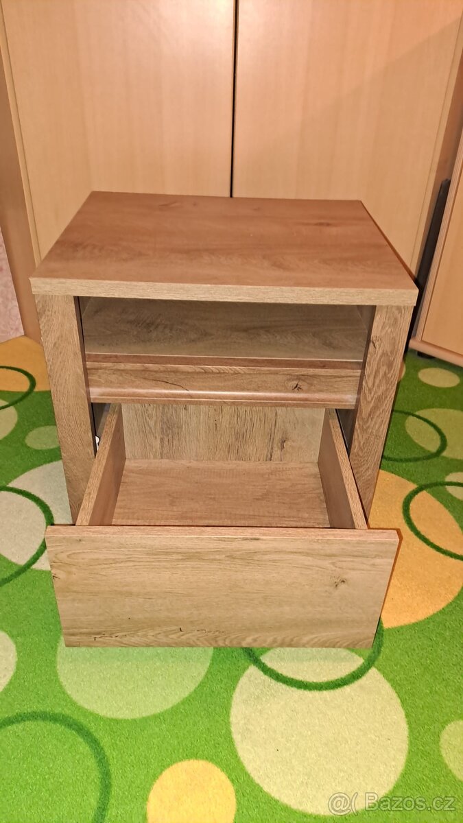 Prodám Noční stolek - 2