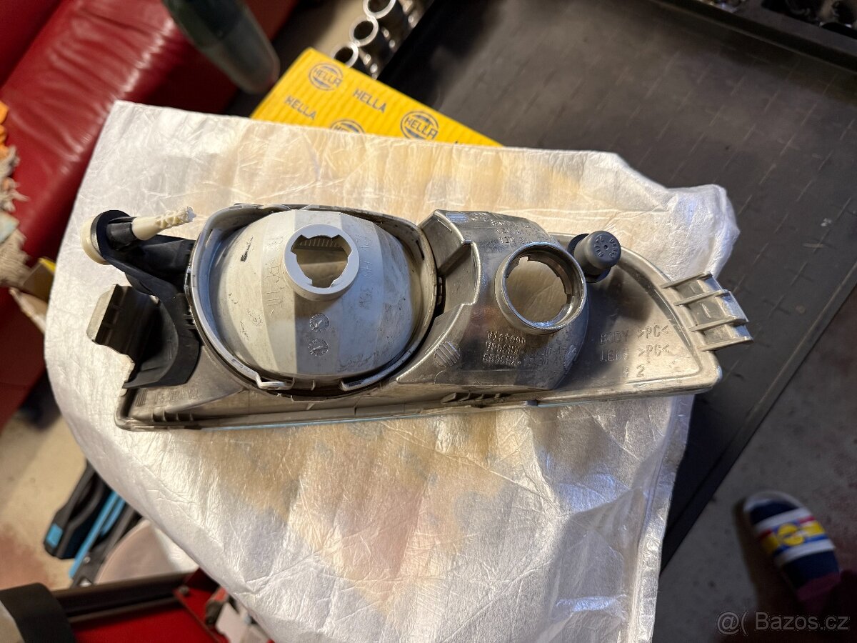 mlhovka Octavia 2, facelift - Pravá - 2