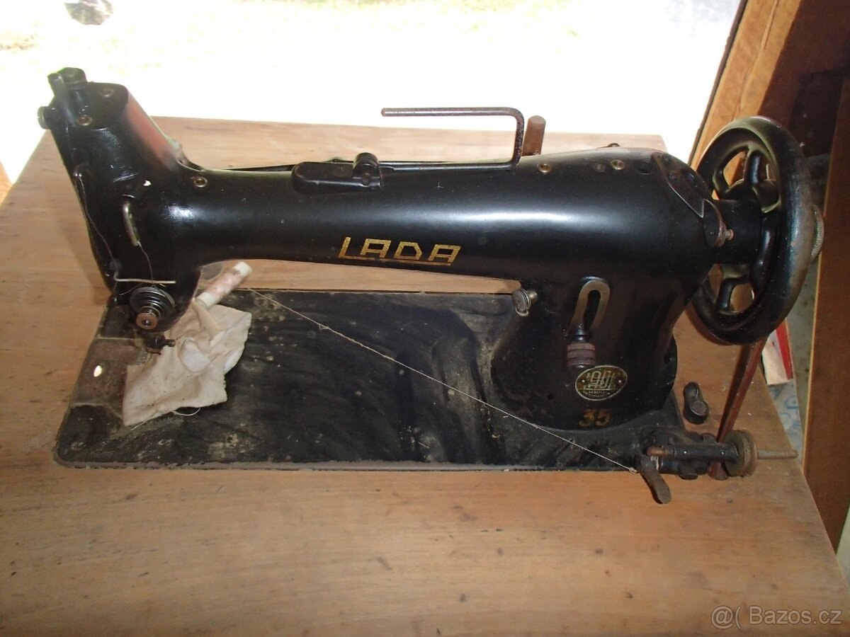 Šicí stroj Lada - 2