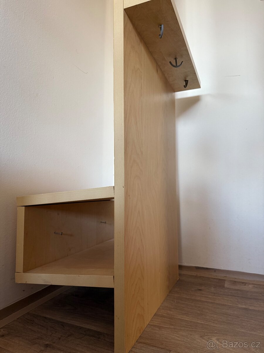 Předsíňová stěna - 2