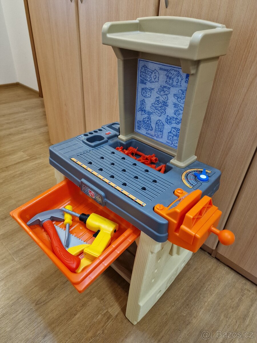 STEP2 pracovní stůl s nářadím - 2
