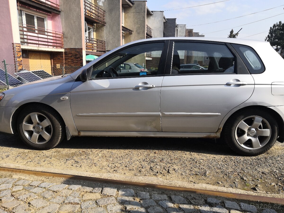Kia cerato 1,5 turbo, tažné - 2