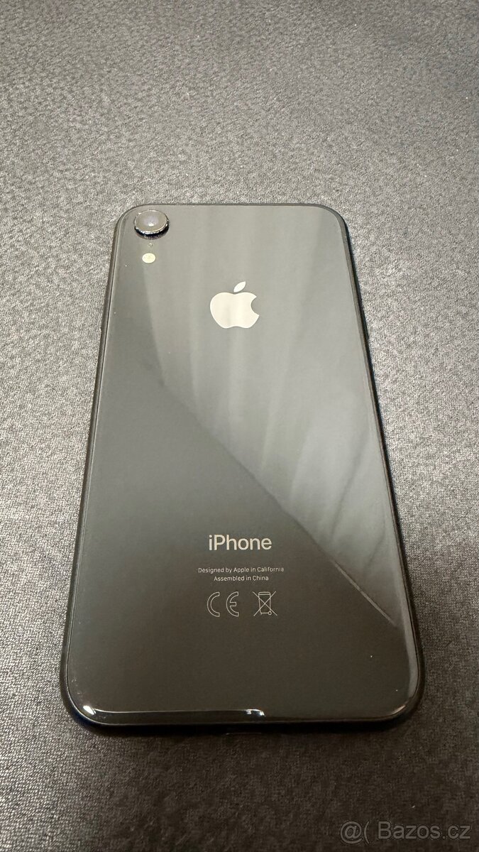 iPhone XR 64 GB černý - 2