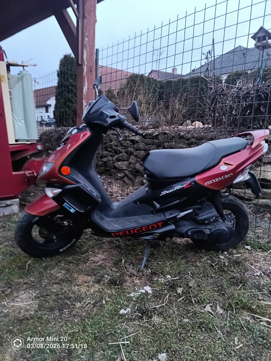 Skútr Peugeot - 2