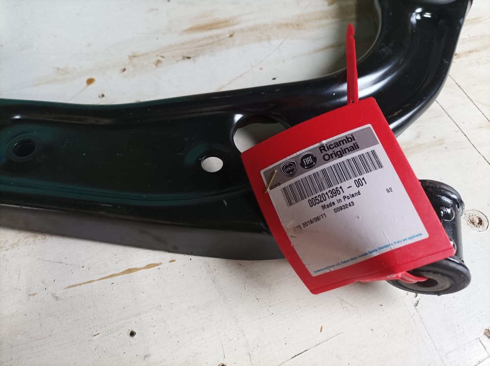 Fiat Panda 2012- přední spodní ramena L+P ORIG - 2