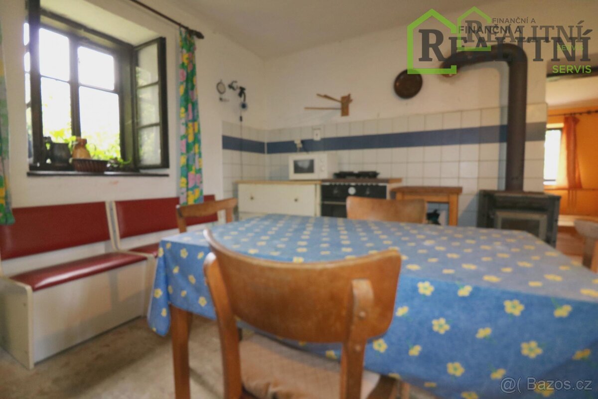 Prodej rodinného domu se zahradou v krásné lokalitě České Ka - 2