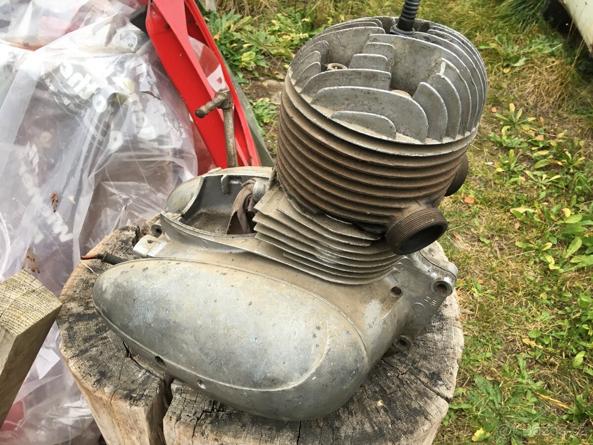 Jawa 250/11 pérák na díly - motor a doklady zvlášť - 2