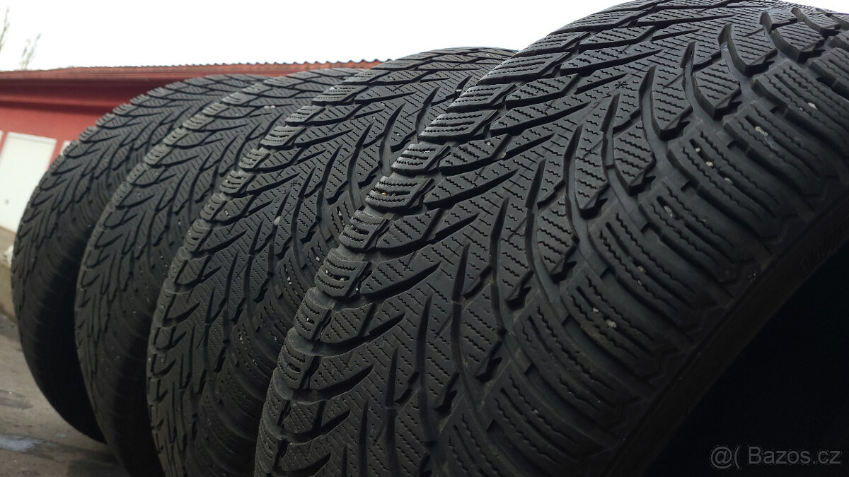 Zimní pneu Nokian 235/50/19 XL, sada - 2