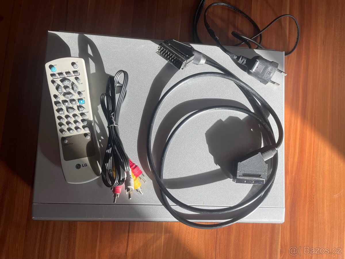 Videorekordér Lg Em999NY - 2