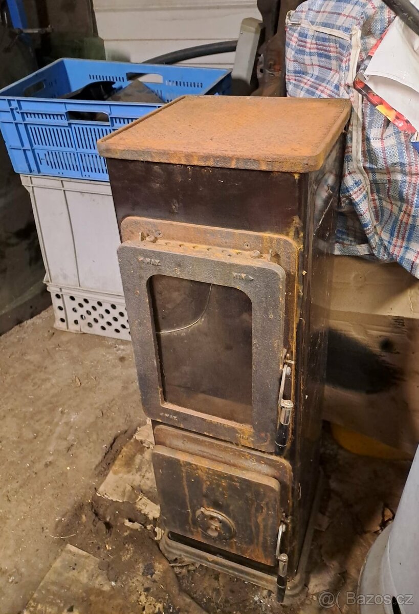 Kamna Petry, prasklé sklo ale nemá vliv na funkci.K vyzvednu - 2