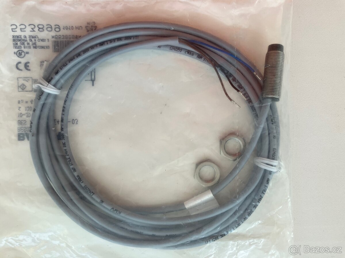 Indukční bezdotykový senzor/spínač Balluf - 2