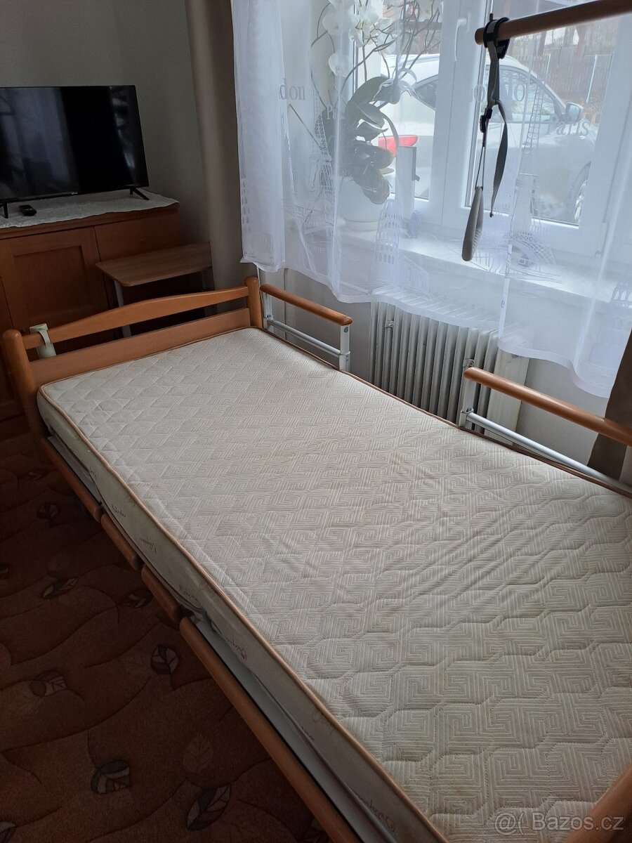 Polohovací postel - 2